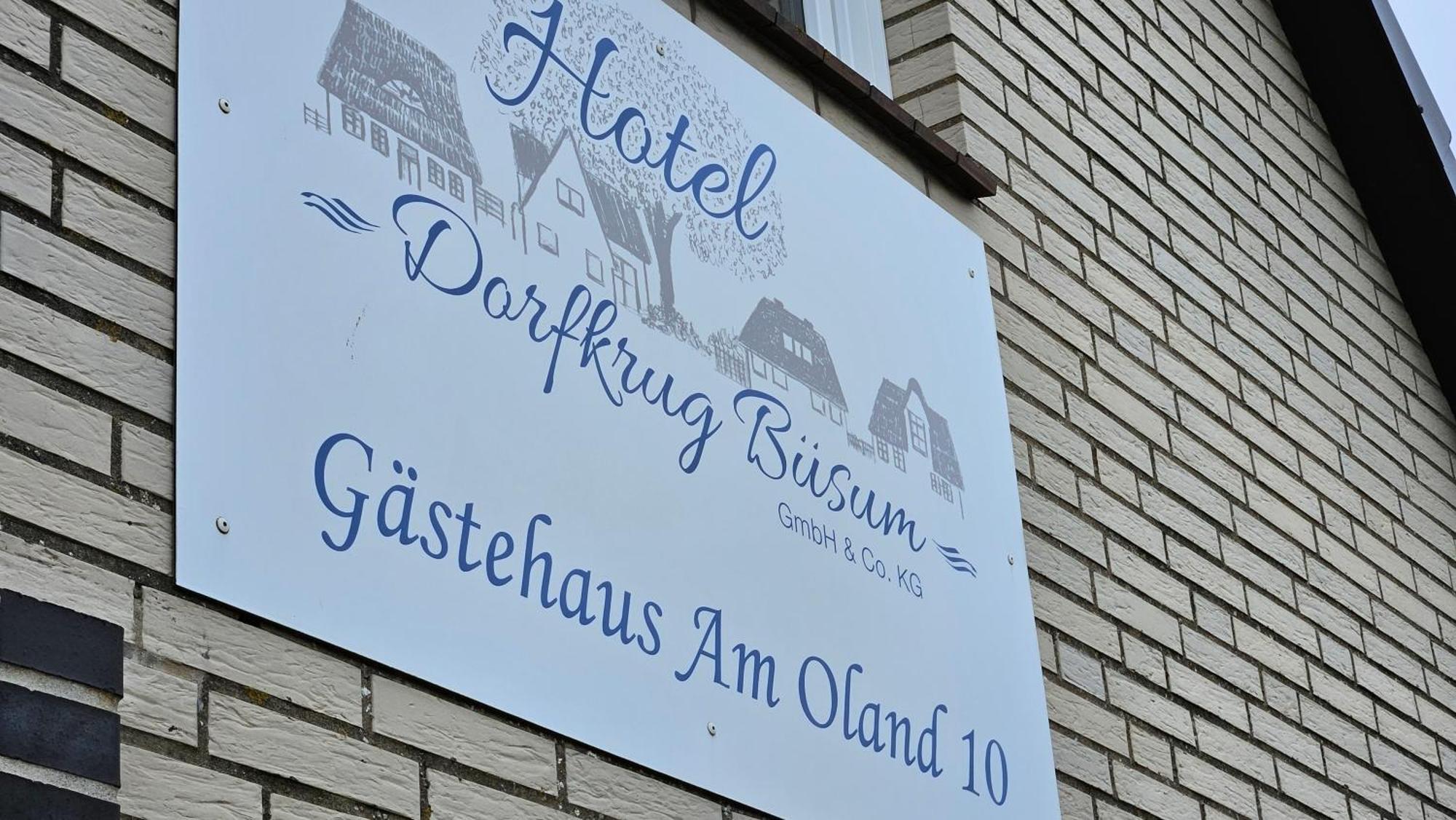 Hotel Dorfkrug Buesum - Guenstige Altbauzimmer Am Oland Zewnętrze zdjęcie