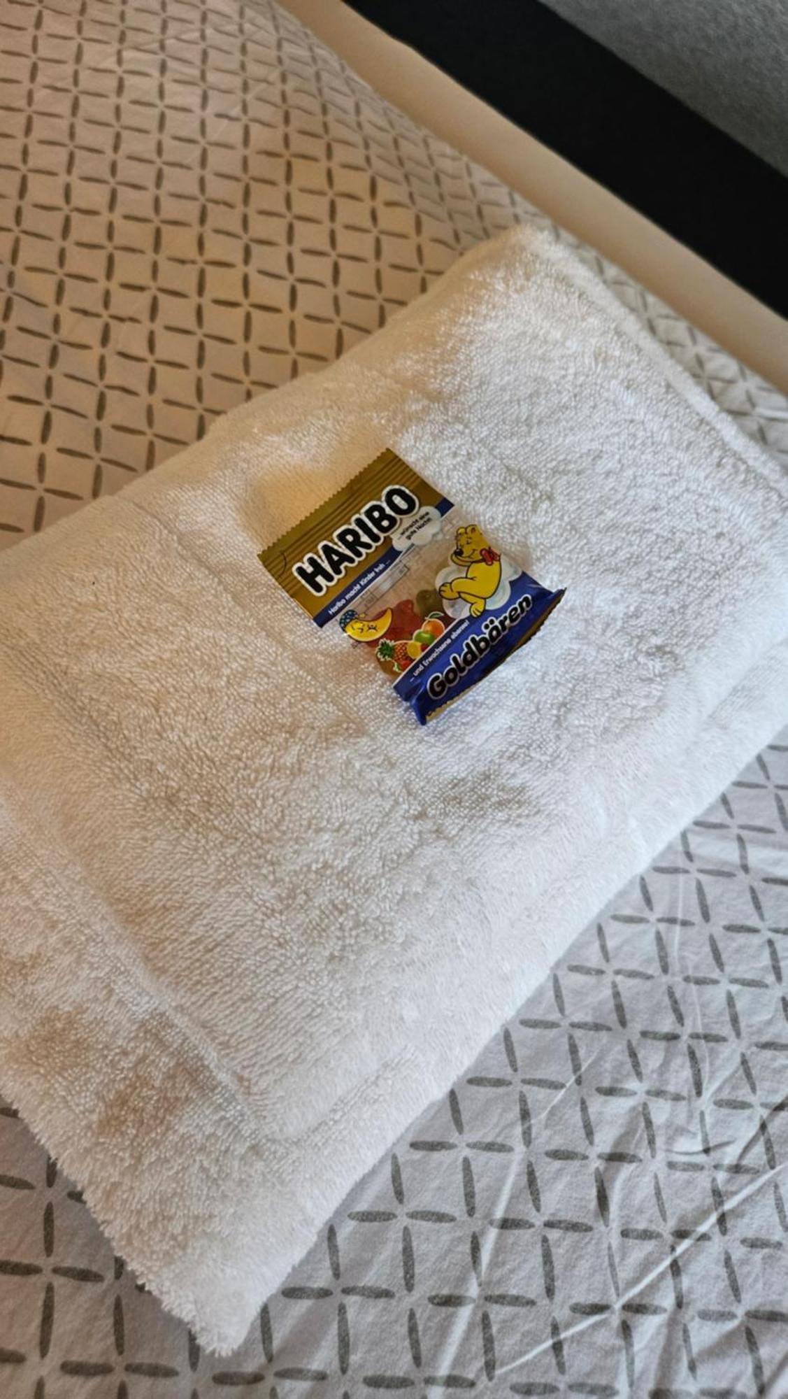 Hotel Dorfkrug Buesum - Guenstige Altbauzimmer Am Oland Pokój zdjęcie